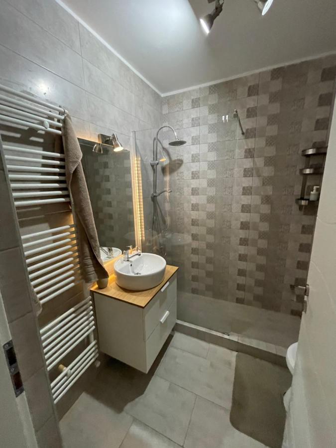 Pearl Luxury Apartment Near Presidential Palace บูคาเรสต์ ภายนอก รูปภาพ