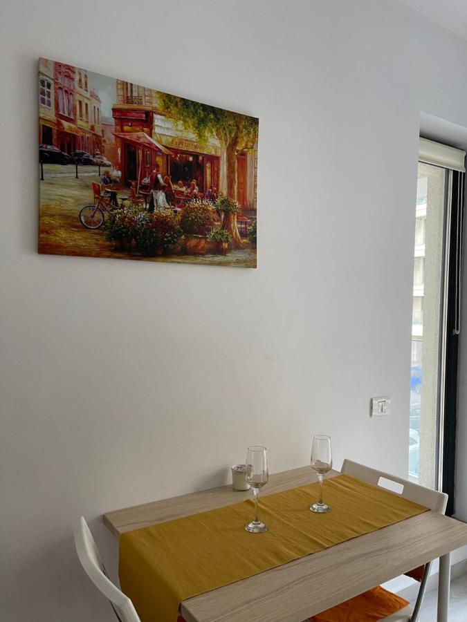 Pearl Luxury Apartment Near Presidential Palace บูคาเรสต์ ภายนอก รูปภาพ
